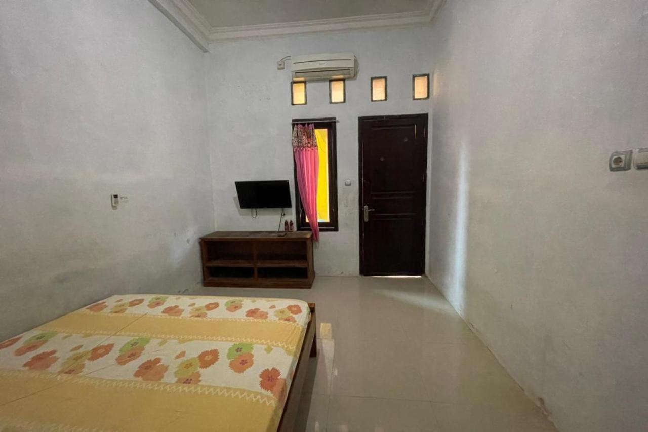 Oyo Life 93036 Eddy Homestay Syariah Lamongan Exterior photo